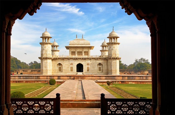 Taj India Voyages Same Day Agra Tour By Superfast Train